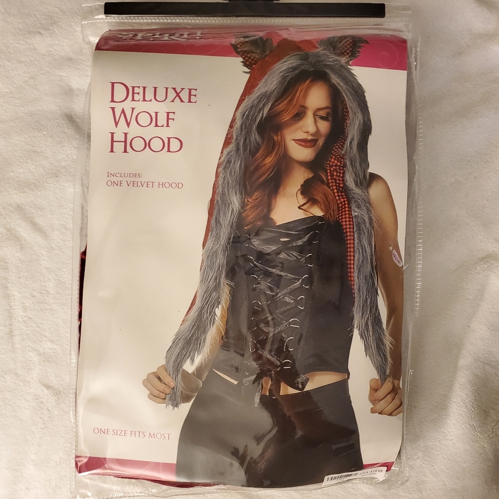 Spirit halloween deluxe wolf hood costume